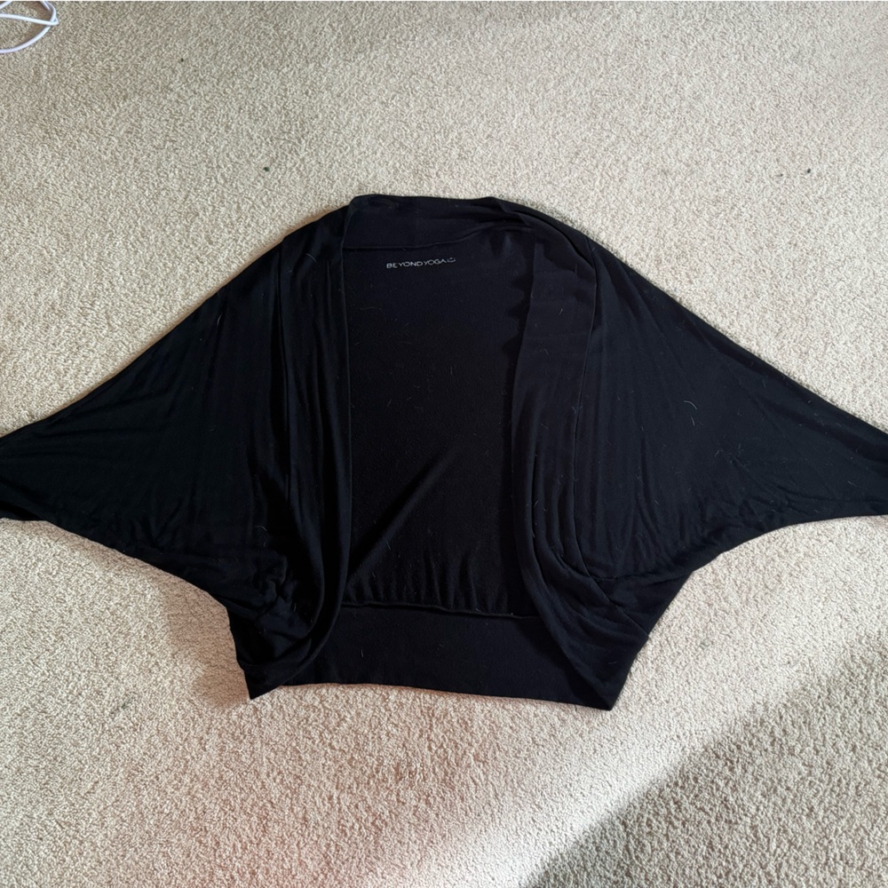 Beyond Yoga batwing jacket/layering piece